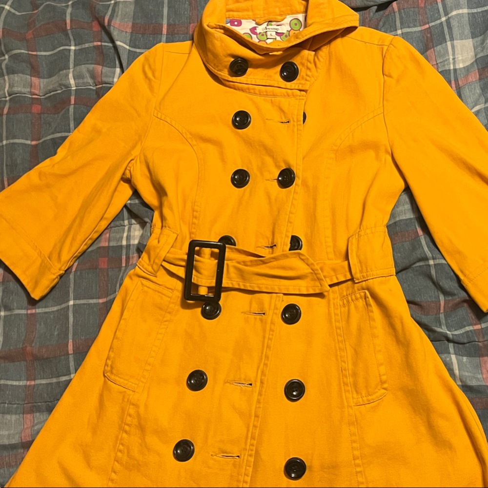 VINTAGE Stylish Yellow Trench Coat
